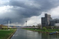 image033
